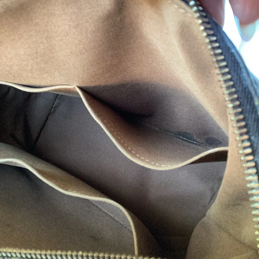 LOUIS VUITTON Totally MM
